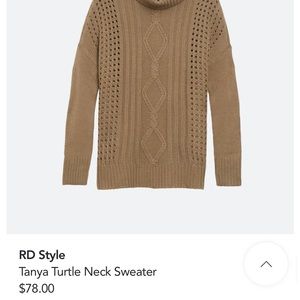 Cozy sweater! Very soft! Perfect condition!